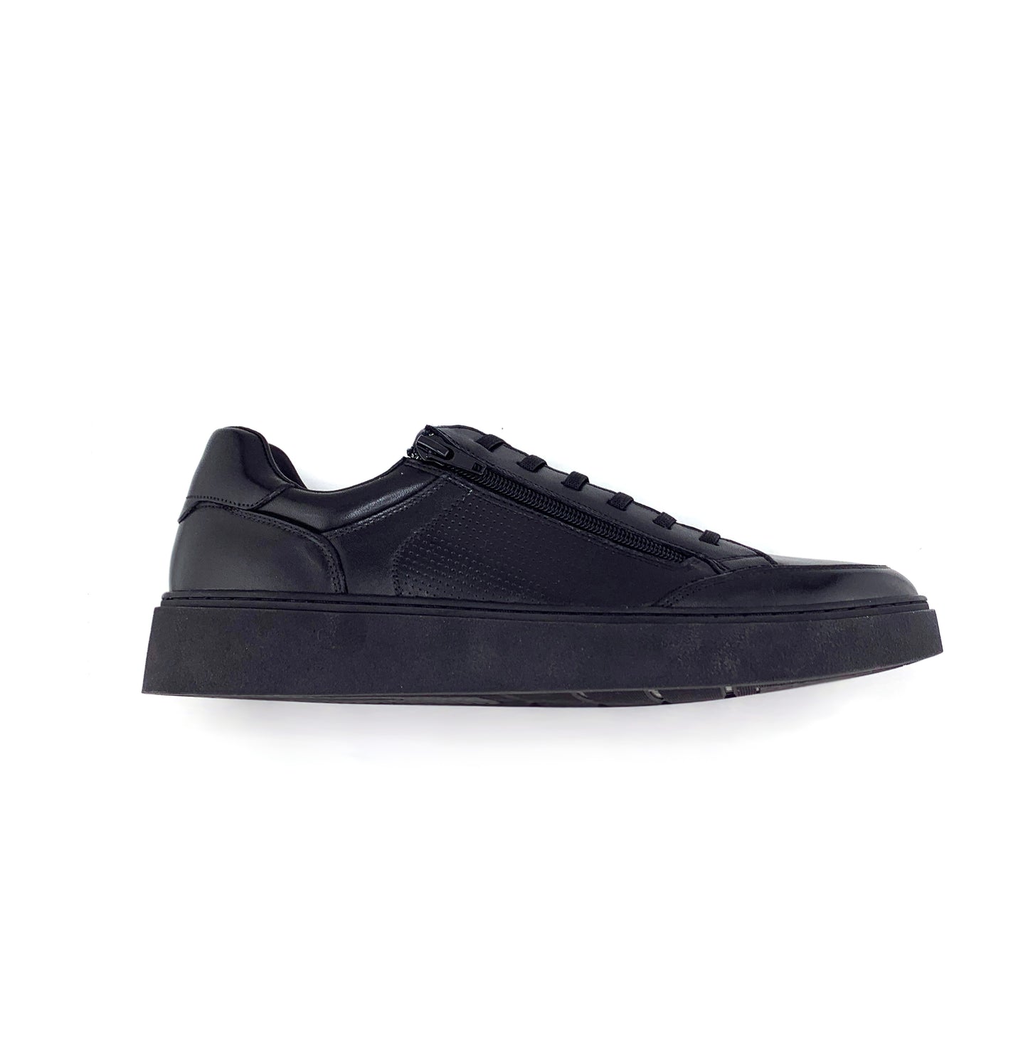 Noah Low Top Leather Sneaker